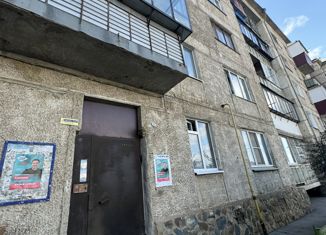 Продается 1-ком. квартира, 33.2 м2, Сибай, проспект Горняков, 42