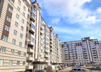 Продам 2-ком. квартиру, 68 м2, Вологда, улица Возрождения, 86, микрорайон Южный