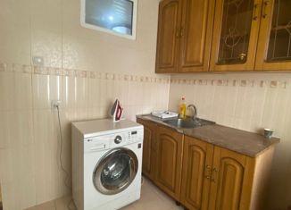 Продажа 3-ком. квартиры, 50 м2, Грозный, проспект Ахмат-Хаджи Абдулхамидовича Кадырова, 119, Байсангуровский район