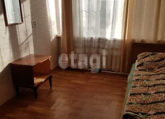 Продам 2-ком. квартиру, 45.6 м2, посёлок Ленинск, улица Нефтяников, 6