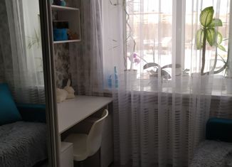 Продаю 4-комнатную квартиру, 58.8 м2, Кировград, улица Мамина-Сибиряка, 7