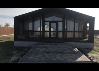 Продаю дом, 68 м2, поселок городского типа Разумное, улица Надежды, 16