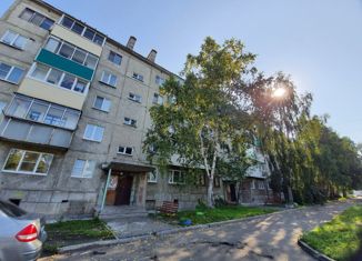 Четырехкомнатная квартира на продажу, 62.4 м2, Мыски, улица Кусургашева, 7