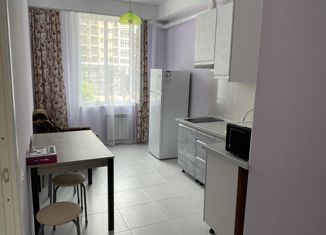 Продажа 1-ком. квартиры, 35 м2, Сочи, улица Калараша, 64/13к1, ЖК Семейный