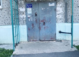 Продаю 1-ком. квартиру, 30.6 м2, Новомосковск, Школьная улица, 17