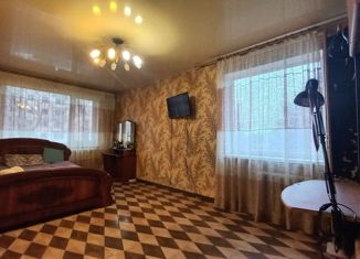 Продаю двухкомнатную квартиру, 42.8 м2, село Воздвиженка, улица Гастелло, 3