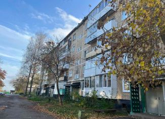 2-ком. квартира на продажу, 46.7 м2, поселок Майский, улица 9-й Пятилетки, 3