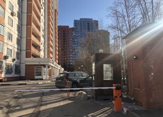 Продается 2-комнатная квартира, 69 м2, Москва, улица Циолковского, 6, станция Тушинская