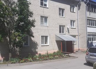 Продается 3-комнатная квартира, 64 м2, Задонск, улица Свободы, 23А