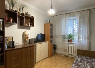 Продаю 3-комнатную квартиру, 63 м2, Симферополь, улица Ломоносова, 13