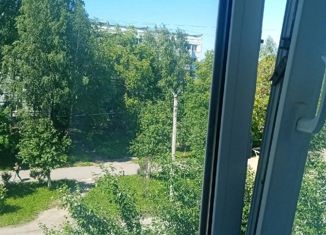 Четырехкомнатная квартира на продажу, 60.1 м2, Добрянка, Советская улица, 80