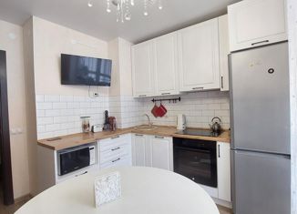 Продается двухкомнатная квартира, 44 м2, деревня Царёво, улица Петра Гаврилова