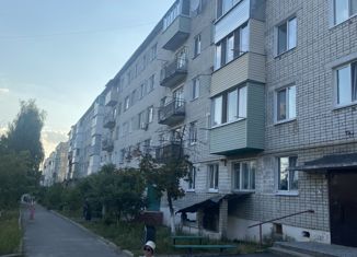 Продается трехкомнатная квартира, 62.1 м2, Клинцы, улица Гагарина, 50