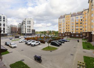 Продажа трехкомнатной квартиры, 85.6 м2, Калининград, улица Александра Невского, 192К2