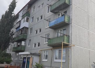 Продается трехкомнатная квартира, 69.5 м2, рабочий посёлок Любинский, Октябрьская улица, 126