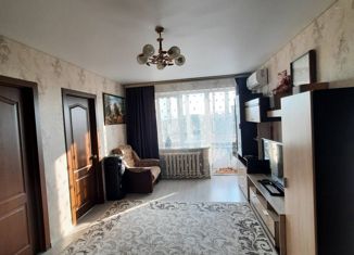 Продается 4-ком. квартира, 64 м2, Адыгея, улица Титова, 68