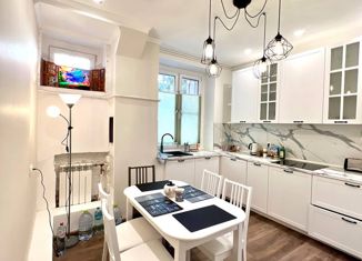 Продается четырехкомнатная квартира, 73.2 м2, Москва, улица Шухова, 13к1, улица Шухова