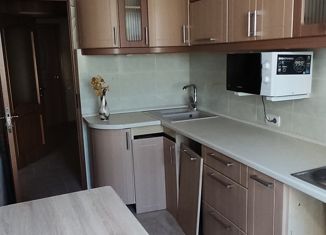 Сдам 2-ком. квартиру, 56 м2, Севастополь, улица Меньшикова, 84