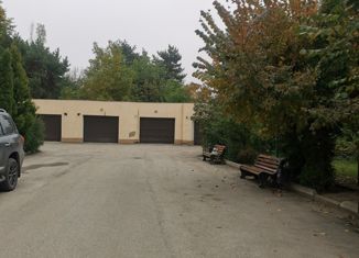 Продается 3-комнатная квартира, 123 м2, Нальчик, улица Киримова, 144, район Аэропорт