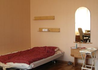 Продам 2-комнатную квартиру, 80 м2, Новосибирск, улица Ильича, 23, улица Ильича