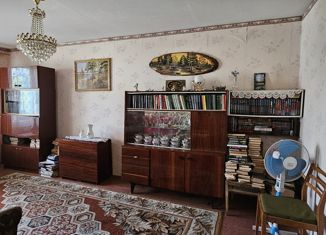 Продам 2-комнатную квартиру, 42.4 м2, Зверево, Ивановская улица, 42