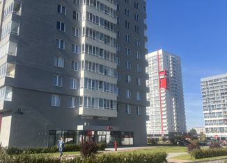 Продажа трехкомнатной квартиры, 77 м2, Челябинск, ЖК Манхэттен, улица Героя России А.В. Яковлева, 13