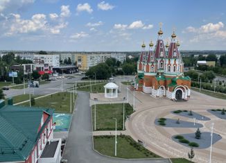 Продаю двухкомнатную квартиру, 70 м2, Отрадный, улица Орлова, 11