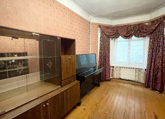 Продаю трехкомнатную квартиру, 64.1 м2, Кировск, Советская улица, 4