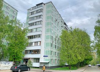 Продаю трехкомнатную квартиру, 48.9 м2, Москва, улица Красного Маяка, 13Ак4, метро Пражская