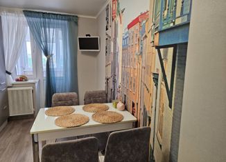 Продаю двухкомнатную квартиру, 60 м2, Саратов, улица имени С.Ф. Тархова, 41/1, жилой район Солнечный-2