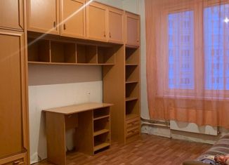 Трехкомнатная квартира на продажу, 70.5 м2, Москва, проспект Защитников Москвы, 7к1, проспект Защитников Москвы