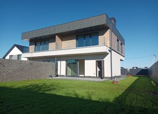 Продаю таунхаус, 131 м2, поселок Медведевка, Клубничная улица, 13А