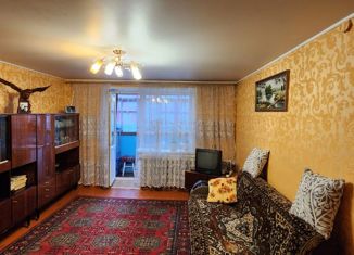 Двухкомнатная квартира на продажу, 50 м2, Алейск, улица имени В. Олешко, 31