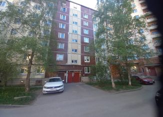 3-комнатная квартира на продажу, 71.6 м2, Гатчина, улица Авиатриссы Зверевой, 8к2
