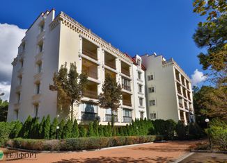 Продаю 5-ком. квартиру, 200 м2, Геленджик, Революционная улица, 47к2