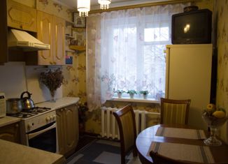 Трехкомнатная квартира на продажу, 68 м2, Чебоксары, улица 139-й Стрелковой Дивизии, 4, жилой район Северо-Западный