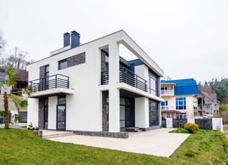 Продаю дом, 260 м2, Сочи, микрорайон Макаренко, улица Шаумяна