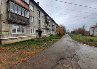 Продается однокомнатная квартира, 30.9 м2, поселок городского типа Полазна, Больничная улица, 9