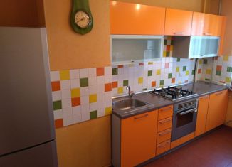 Сдам двухкомнатную квартиру, 54 м2, Краснодар, улица Думенко, 8, микрорайон Юбилейный