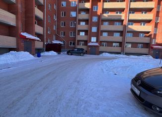 Продаю двухкомнатную квартиру, 60.1 м2, Еманжелинск, улица Титова, 7А