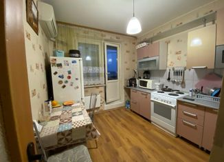 Продаю 1-ком. квартиру, 42.3 м2, Москва, улица Маршала Савицкого, 18к2, станция Щербинка