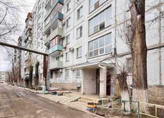 Продажа трехкомнатной квартиры, 66.8 м2, Астрахань, улица Космонавтов, 2