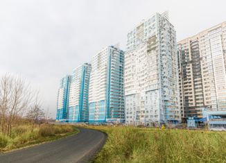 Продаю 3-ком. квартиру, 72 м2, Краснодар, улица Автолюбителей, 1Длит4, ЖК Стрижи