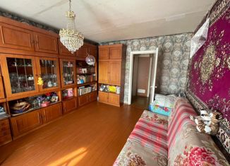 Трехкомнатная квартира на продажу, 60 м2, Тосно, Рабочая улица, 8