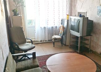 Продажа 3-комнатной квартиры, 54 м2, Артём, улица Берзарина, 9