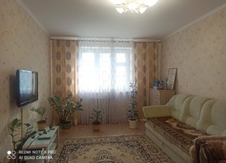 Продается четырехкомнатная квартира, 104 м2, Азнакаево, улица Шайхутдинова, 8А