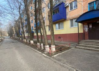 Продам 3-ком. квартиру, 58 м2, Элиста, 4-й микрорайон, 4-й микрорайон, 14