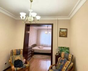 5-комнатная квартира на продажу, 200 м2, Нальчик, улица Карашаева, 4А, район Центр
