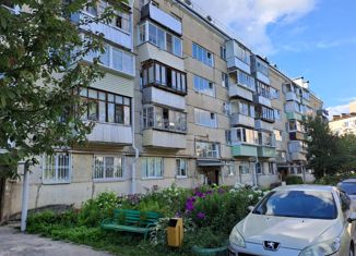 Продам 2-ком. квартиру, 35.1 м2, Белоусово, Калужская улица, 2