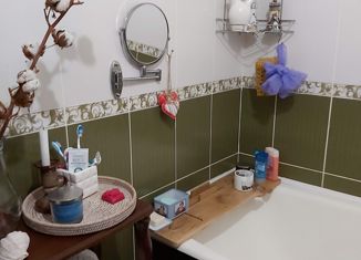 Продается 2-ком. квартира, 52.6 м2, посёлок городского типа Лучегорск, 4-й микрорайон, 15